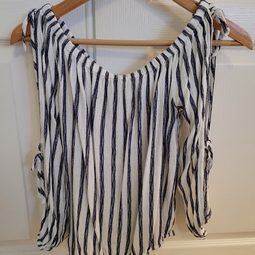 Off the shoulder long sleeve shirt